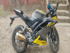 YAMAHA R15 V3